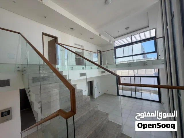 WEST YAS VILLA  LUXURIOUS LIVING  VACANT