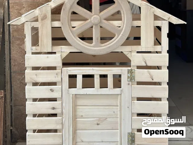 بيت كلب خشب