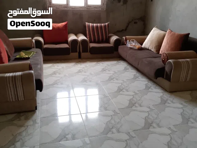 صالون للبيع