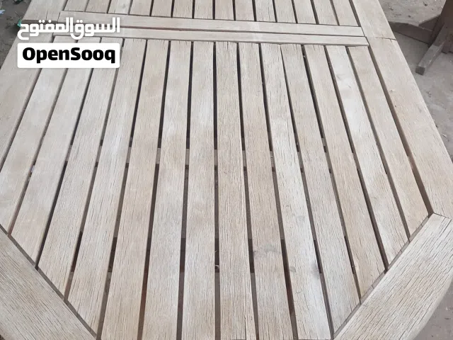طاولات وكراسي مطاعم او مسابح كلها