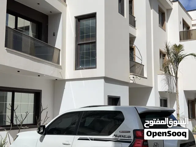 تيوتا برادو ربع