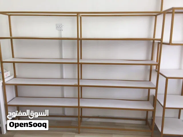 علاقات وارفف مناسبه البوتيك او محل