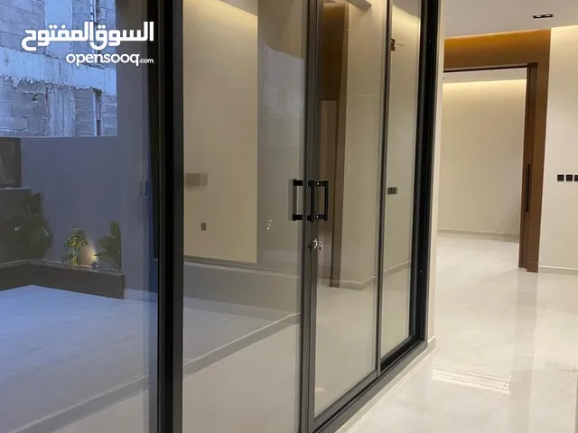 256 m2 4 Bedrooms Villa for Sale in Al Riyadh Ar Rimal