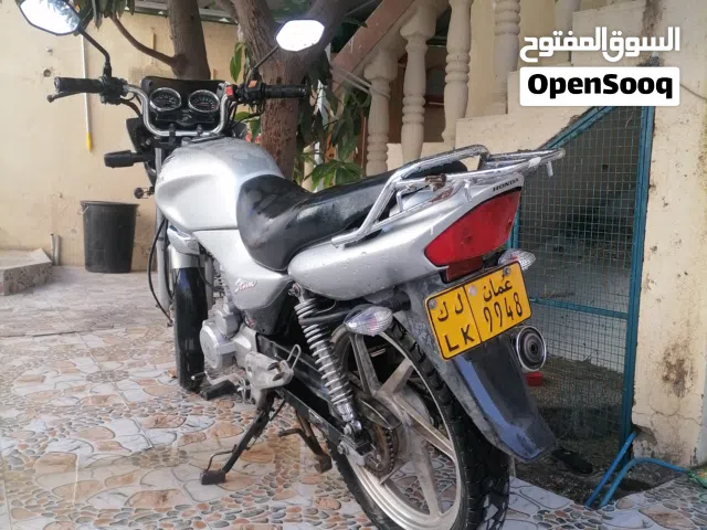 2016 هوندا CRF125F