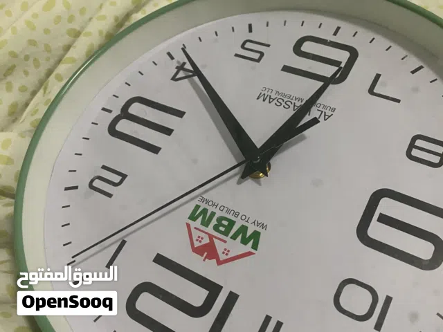 ساعة جديدة ورخيصة