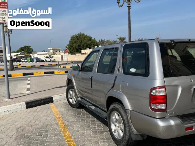 2005 نيسان باثفايندر XE
