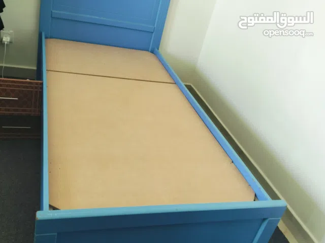 سرير اطفال للبيع