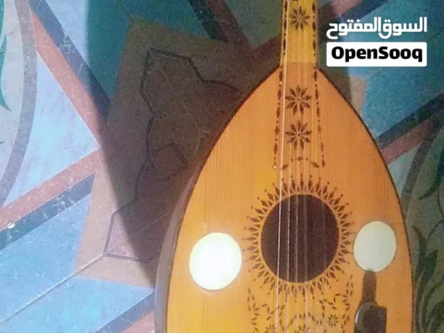العود للبيع أمورة طيب وصوته جيد وقوي العود صناعة مصرية للبيع او للبدل
