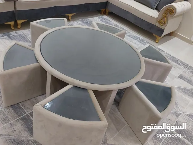 طاولة مخمل مميزه