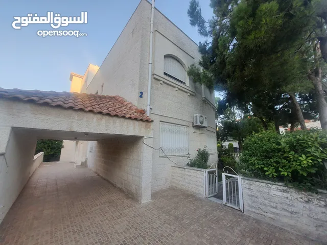 655 m2 More than 6 bedrooms Villa for Sale in Amman Jubaiha