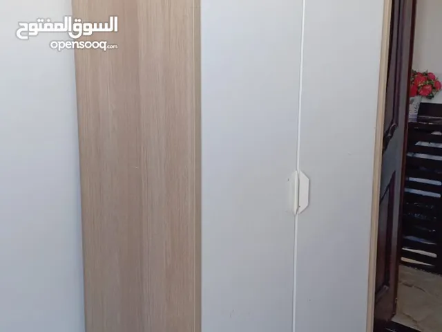 دولاب خشب من ايكيا حالته ممتازة
