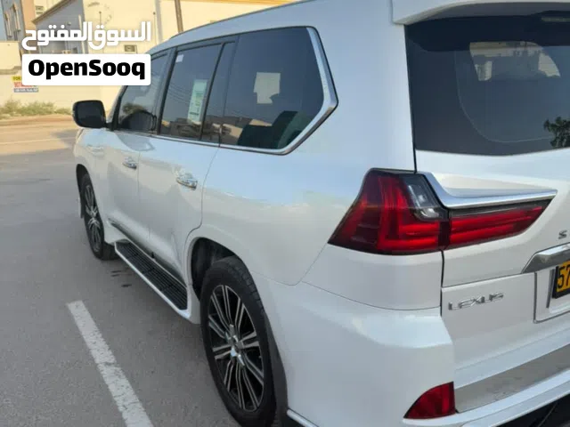 لكزس LX570 موديل2018 صبغ الوكالة الفئه سوبر سبورت رقم واحد مسرفس كامل بدون اي ملاحظات مطلوب:21 ال