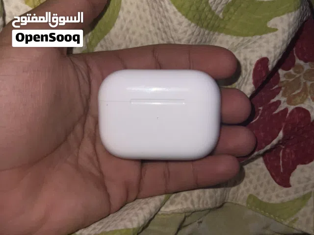 سماعة Airbods 2 . من شركة ابل النسخة الامريكيه من شركة Apple