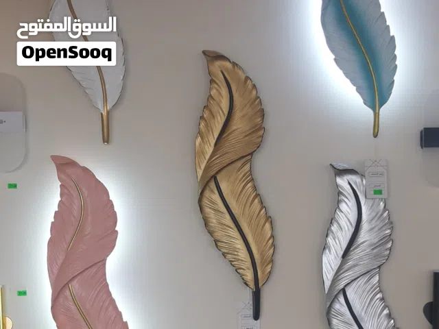 ريشة مضيئه بألوان مختلفة بمنظر جميل