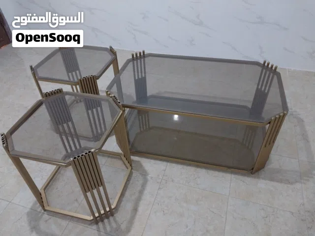 طاولات زجاجي محكم ذات منظر مميز