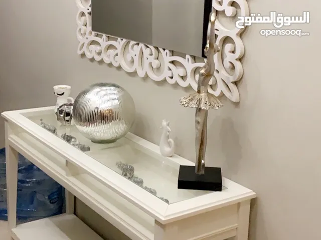 كونسول مع مراة مودرن لون ابيض