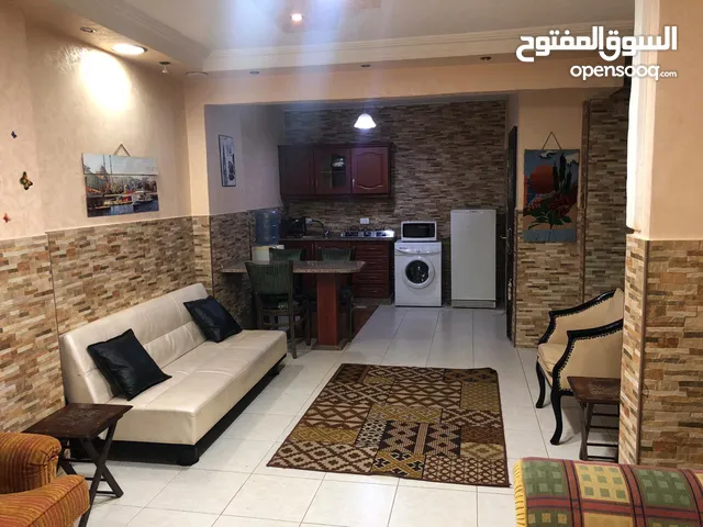 استوديو مفروش في صويفه :شارع الوكالات للايجار