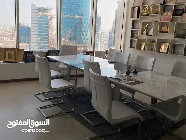 مكتب في منطقه السيف للايجار مساحه 1.9 متر طابق 14 بلاتينيوم تاور 3 مكاتب اداريه غرفه رئيسيه غرفه