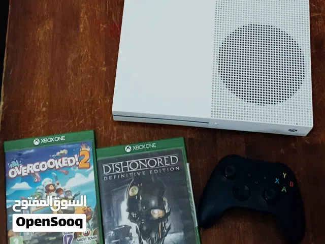 Xbox one s 1T غير مفتوح مع لعبتين و يدة sx اصلية