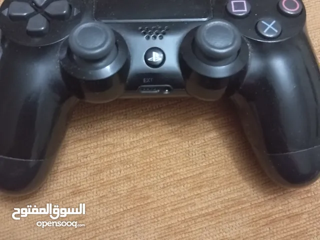 يد بلايستيشن4 اصليه مستعمله للبيع بحاله جيده الزرقاء الجديده ............