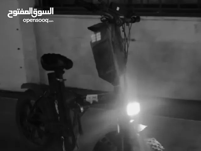 بسكليت كهربا 60 v عجل عريض مع حامل تلفون وشنتة وشاحنها وشاشتها