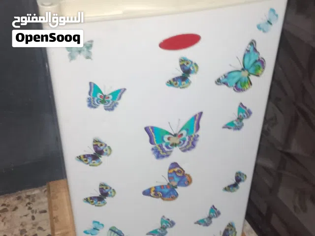 ثلاجة مكتب للبيع بحالة الوكاله تبريدها بجنننننننننن وممتازه جدا للبيع