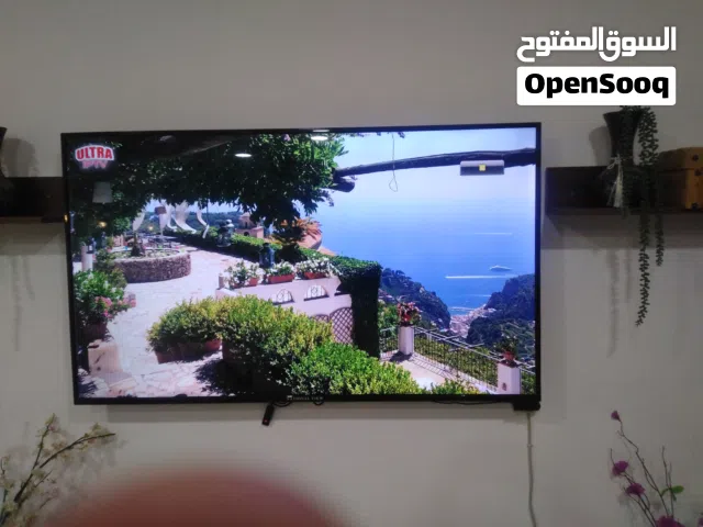 شاشة بحالة الوكالة وساعة بندال روعة للبيع معا