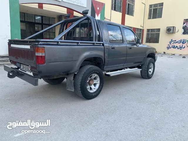 Used Toyota Hilux in Zarqa