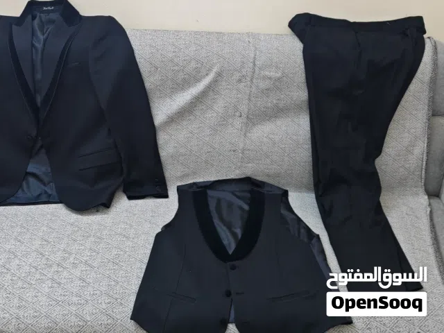 قاط اسود توكسيدو