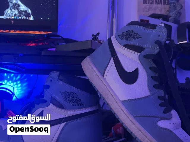 Air Jordan 1 university blue