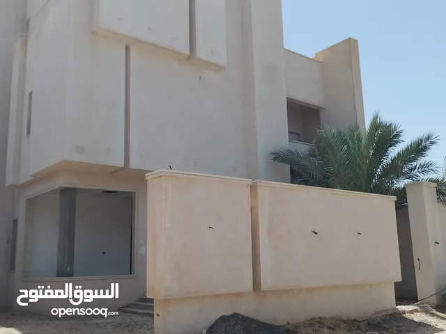 430 m2 4 Bedrooms Townhouse for Sale in Tripoli Al-Bivio
