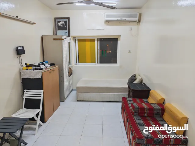 غرفه للايجار لبنت او بنتين شرط يكونو اقامة