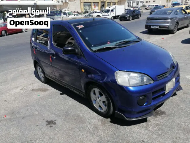 2002 دايهاتسو YRV