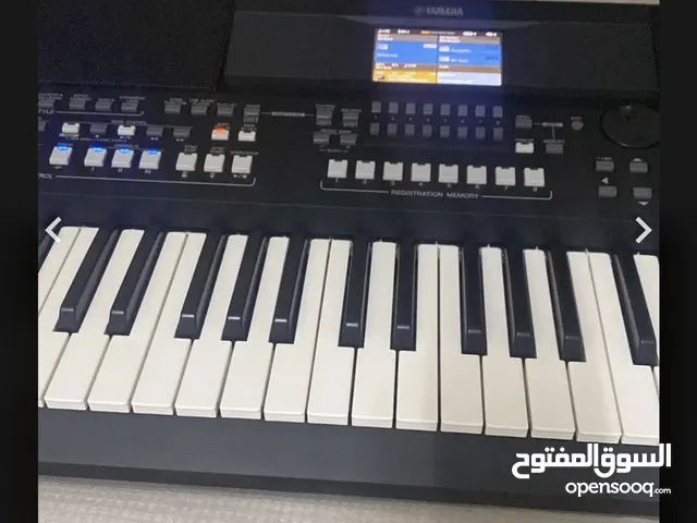 أورق النوع : ياماها الموديل : PSR-SX600 للبيع في الخبر