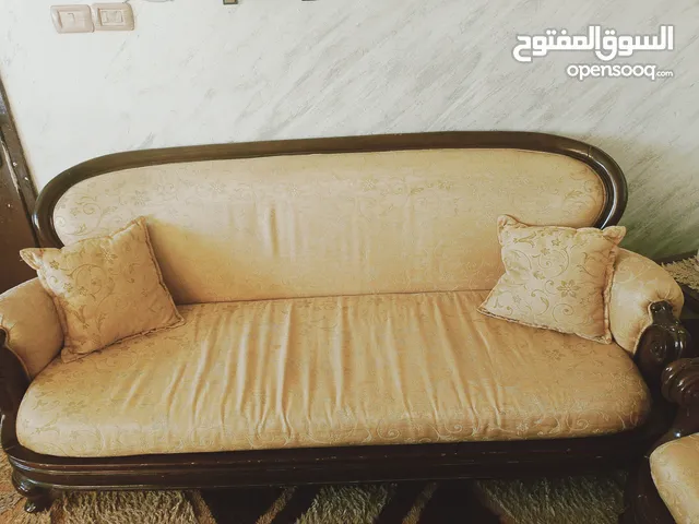 خشب زان سعرها 100 دينار وقابل التفاوض مع طاولات