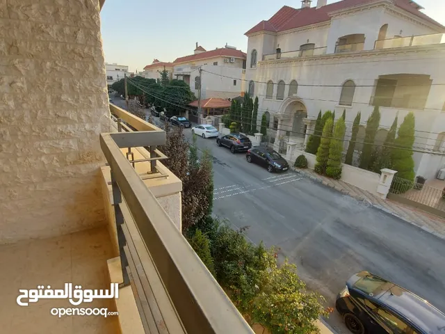520 m2 5 Bedrooms Villa for Rent in Amman Dabouq