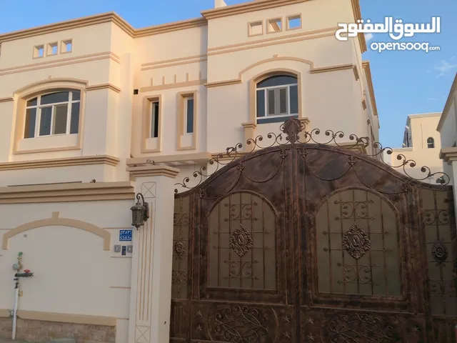 180 m2 3 Bedrooms Apartments for Rent in Muscat Al Khuwair