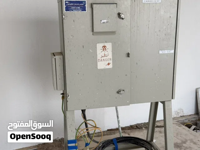 للبيع عداد كهرباء مؤقت (لوحة كهرباء مؤقتة) بحالة ممتازة.