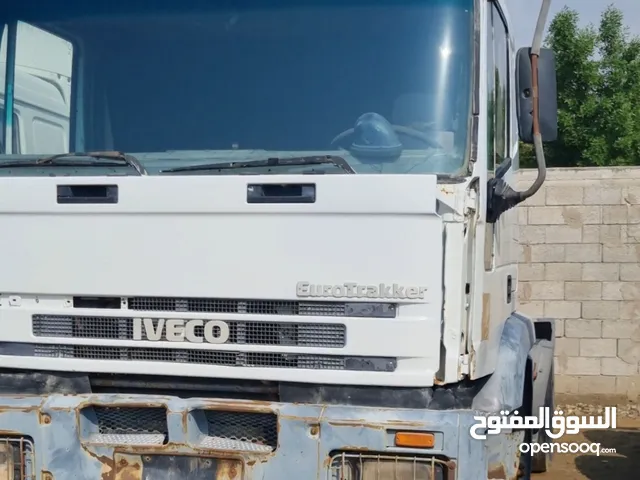 Tractor Unit Iveco 2000 in Jeddah