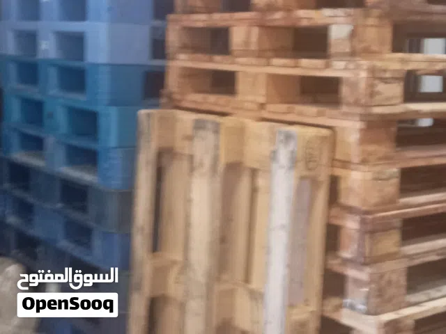 للبيع منصات تحميل خشبية وبلاستيكية – سلطنة عُمان متوفر عدد كبير من المنصات الخشبية والبلاستيكية. الم