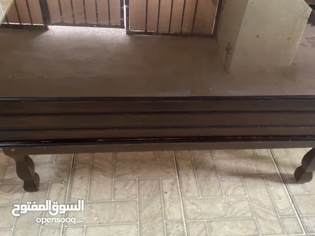 طاولات خشب ثقيل مع قزاز للبيع