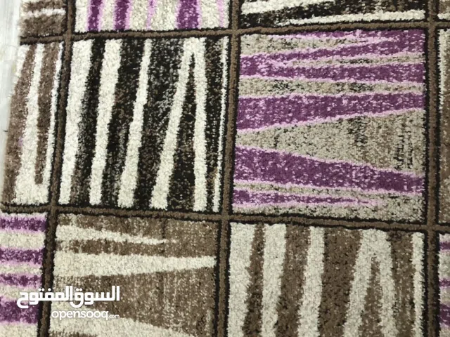 كاربت ارضي مربعات متداخلة بنفسجي على وردي وجوزي وابيض