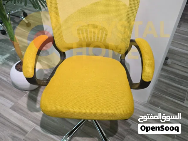 كراسي مكتب بتصميم أنيق وقاعدة كروم فاخرة  خلي مكتبك يلمع بالأناقة والراحة! كراسي المكتب
