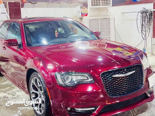 Used Chrysler 300 in Dhi Qar