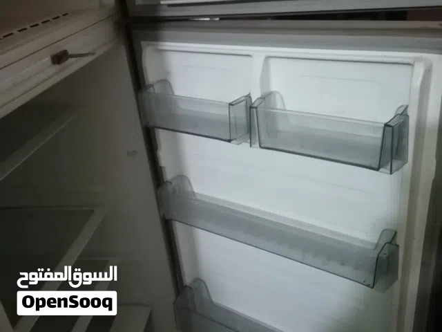 ثلاجة شبة جديدة نضيفة جدا