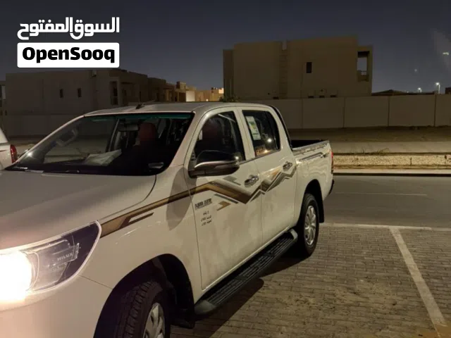 Used Toyota Hilux in Abu Dhabi