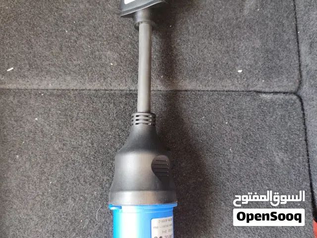 الوصلة الزرقاء لشاحن تسلا