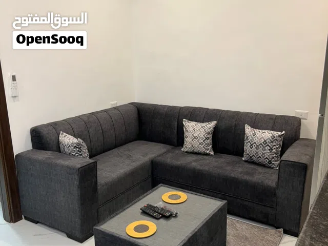 ستديوهات وشقق فاخرة جديدة للايجار  الجبيهة مقابل البوابه الشماليه للجامعه الاردنيه