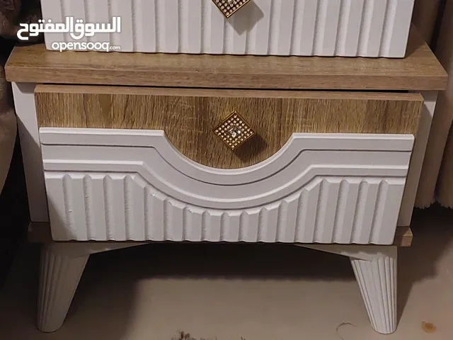 غرفة نوم مجوز مكون من تخت مجوز و2كومدينه وخزانه وفرشة ضغط
