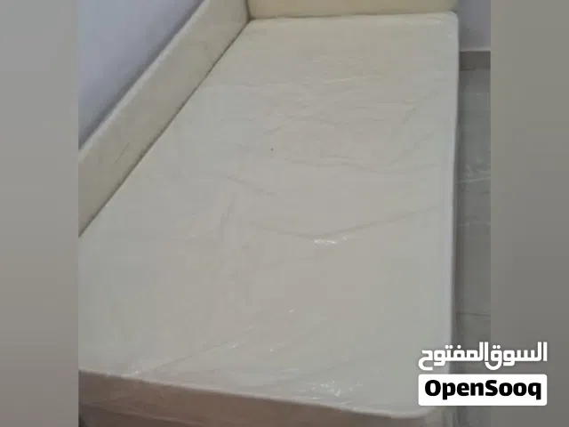 سرير ب25 والثاني مجانًا معه